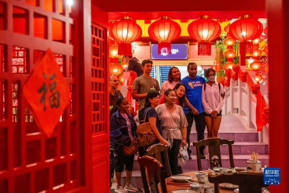 马来西亚点亮中国红
