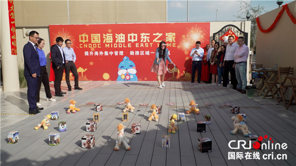 走近海油建设者“中东之家”的中国年_fororder___172.100.100.3_temp_9500033_1_9500033_1_1_cffb48cd-c301-4825-8483-fc16ae22713c