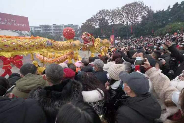 什邡：舞龙舞狮闹新春 民俗展演引来上万人次观看_fororder_2