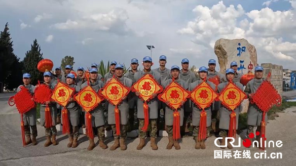 （新春走基层·祖国与我）中国赴黎维和部队成功销毁兔年“首雷”_fororder_3