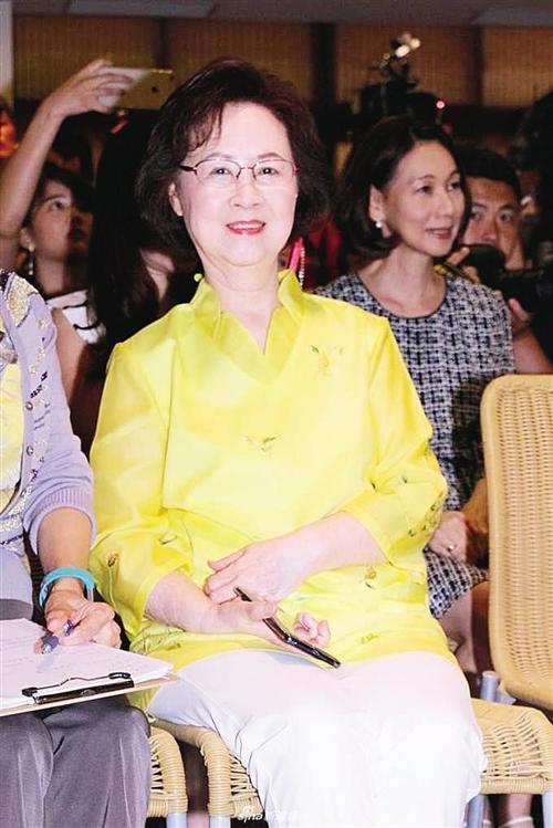 80岁琼瑶推全新作品集：从此以后，我会笑看死亡