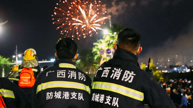 【新春走基层】暖心的守护：他们坚守岗位过春节