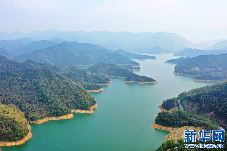 江西萍乡：山水相映 景色如画