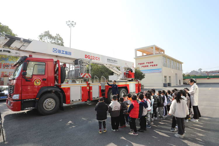 赣州市宁都县消防救援大队科普馆迎来小小“萌娃”参观学习_fororder_图片2
