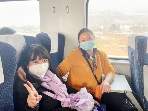 新春走基层｜人气旺！ “复兴号”为西昌文旅复苏注入强劲活力_fororder_未标题-4