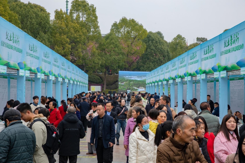 【转载】山东100余家企业来渝招人 提供1万余个就业岗位