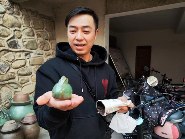 新春走基层 | 会理绿陶：一个家族的非遗文化传承与创新_fororder_未标题-5