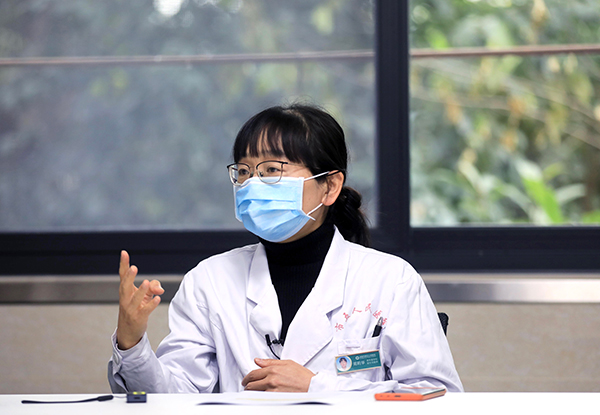 成都市五医院老年医学科：多措并举推动学科发展 为老年人“保驾护航”_fororder_老年医学科主任周莉华接受采访-王磊