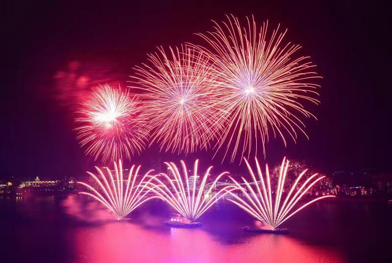 'iTonglu - Firework Show at the Beginning of Spring' Lit up the Sky of Tonglu_fororder_1