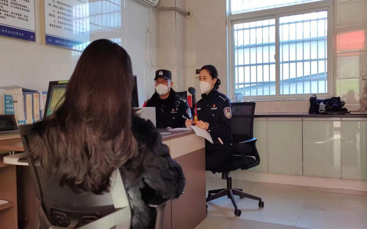 上饶市：旅客手机被盗 铁警火速寻回