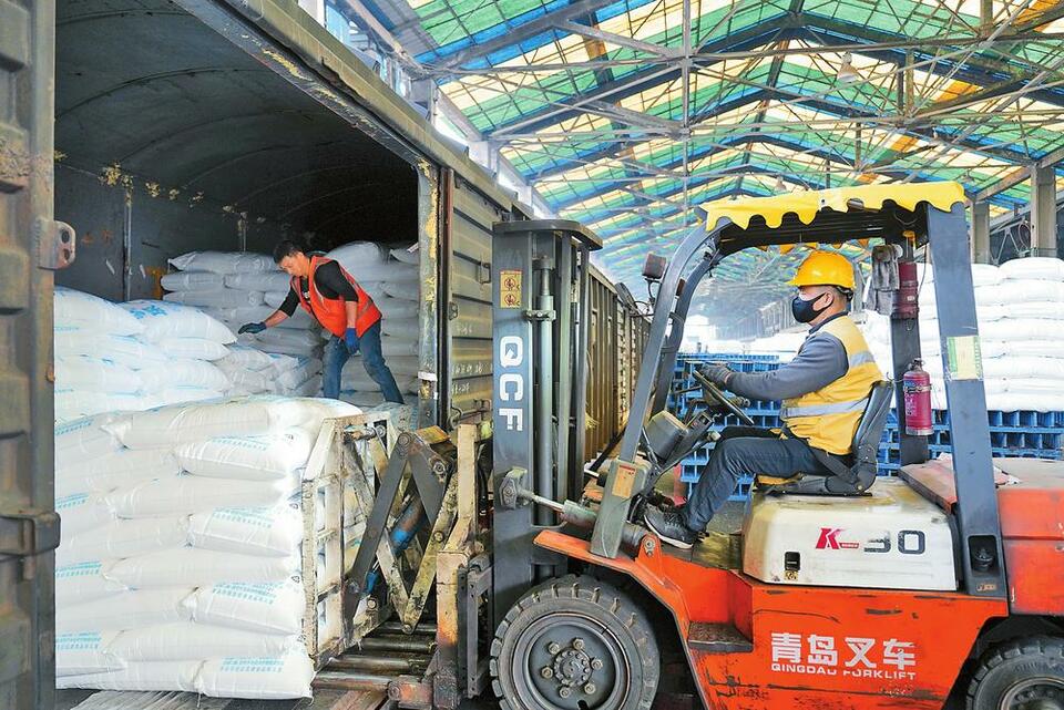 “云天化”全力产肥 保障春耕_fororder_a6