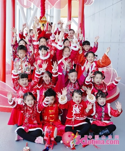 青岛市市南区乐弦童声合唱团唱响岛城 倾情演绎“自在市南”