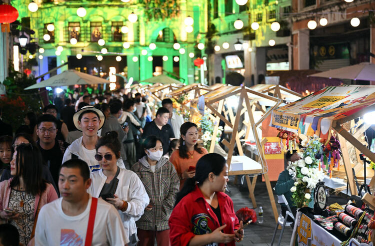 财经聚焦丨春节后多地文旅市场持续升温