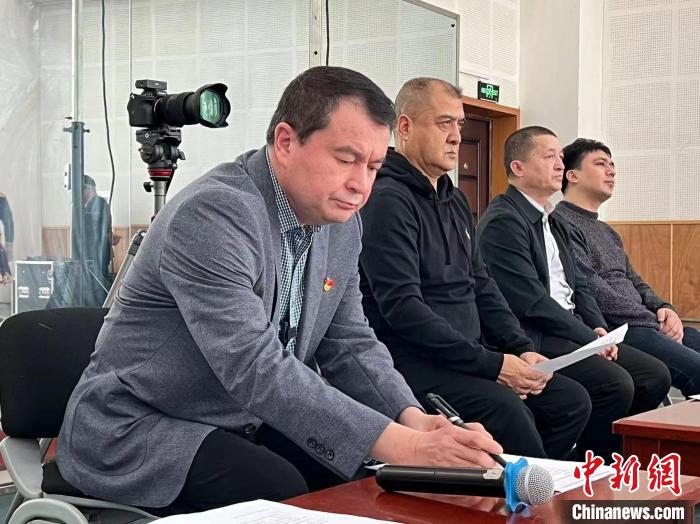全国人大代表地力下提·帕尔哈提：要传承好新疆木卡姆艺术