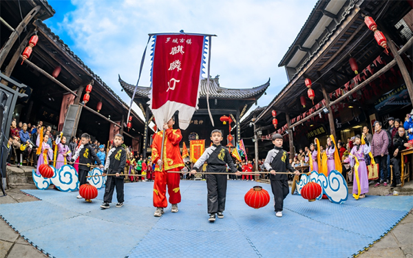 你好犍为·春天YOU我｜丝路青年游古镇 学武术 感受非遗魅力_fororder_未标题-4