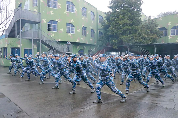 四川省双流棠湖中学海军航空试验班“高质量”军训正式开营_fororder_学生训练现场-摄影-廖良开