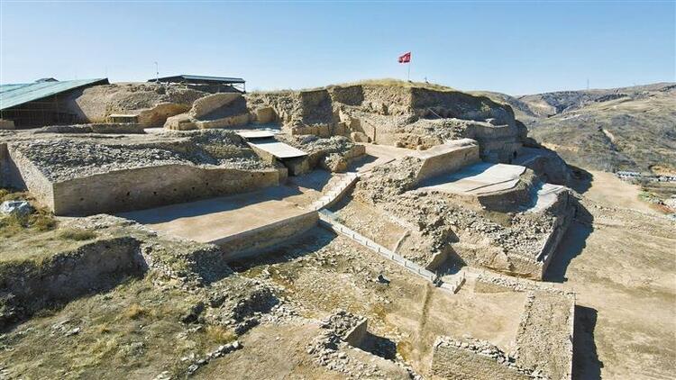 在“石头王国” 探源4000多年前的中华文明