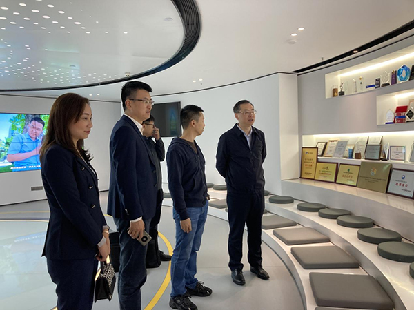宜宾市翠屏区委书记兰宏彬一行赴深圳考察元戎启行科技有限公司_fororder_考察现场-摄影-向柳同