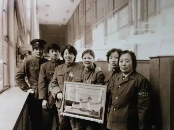 珍贵影像！这里的第一张火车票被毛主席买走