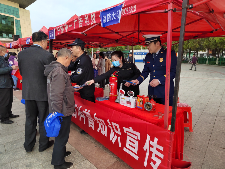 宁都县消防救援大队“摆摊设点”开展科普宣传_fororder_2