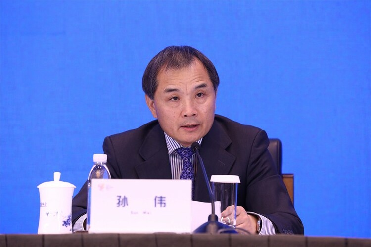 国家发展改革委：以数字技术与实体经济深入融合为主线 做强做优做大数字经济