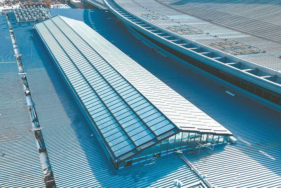 中国面积最大的高铁站房智能天窗在厦门建成_fororder_f9b53b4b-aaf9-4249-90d6-beac23ea81d0