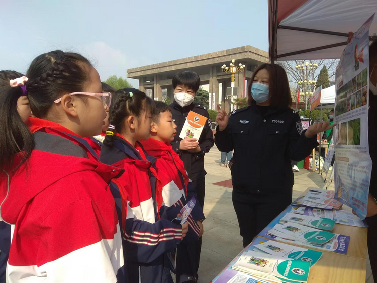 石家庄市鹿泉区：志愿服务到身边 雷锋精神永流传_fororder_图片22