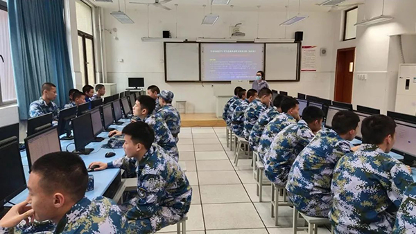 四川省双流区棠湖中学在首届双流区中小学信息技术创新与实践（编程类）大赛中斩获佳绩_fororder_大赛现场