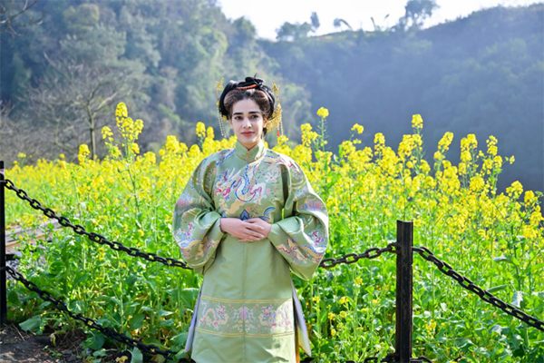 你好犍为 春天YOU我| 春光无限好 丝路青年登上开往春天的专列_fororder_未标题-5