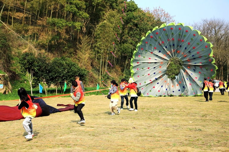 湖南崀山首届风筝节开幕
