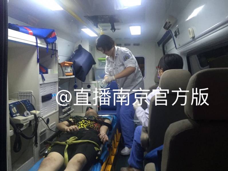 郭德纲徒弟张云雷跳桥自杀 目前仍在重症加护病房
