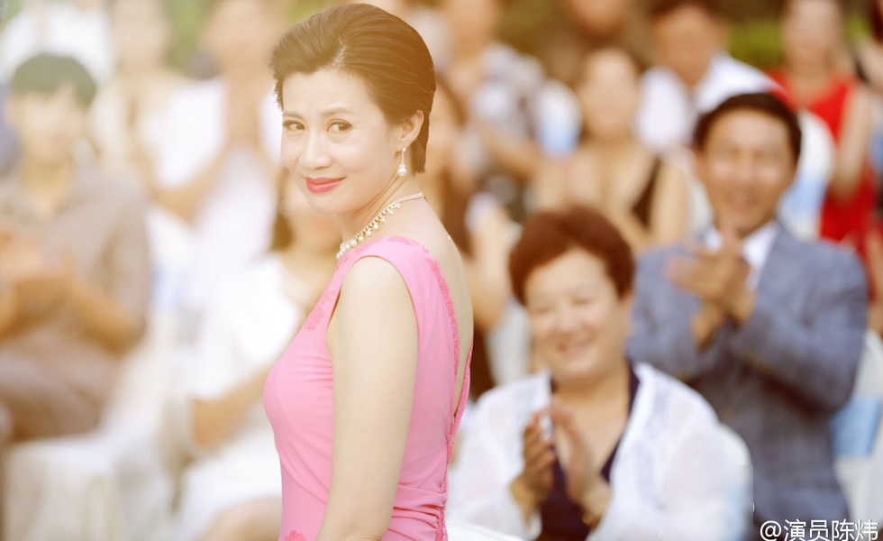 “楚云飞”张光北爱妻近照曝光 52岁依旧美艳