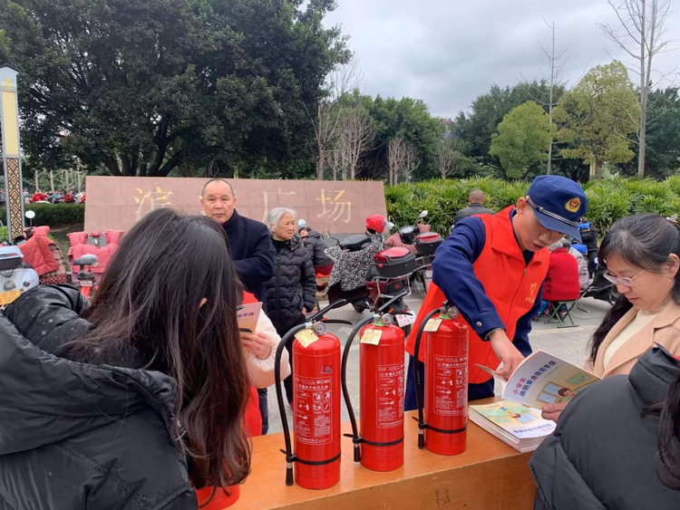 赣州龙南消防：消防宣传进集市 烟火味中话安全_fororder_图片8