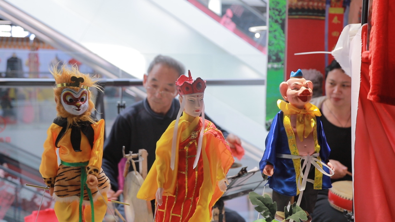 【原创】山东济南：上千件工艺品亮相济南市山东手造主题精品展_fororder_图片3