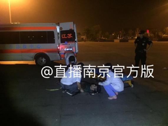 网曝德云社四公子张云雷南京南站跳楼 与郭德纲渊源颇深