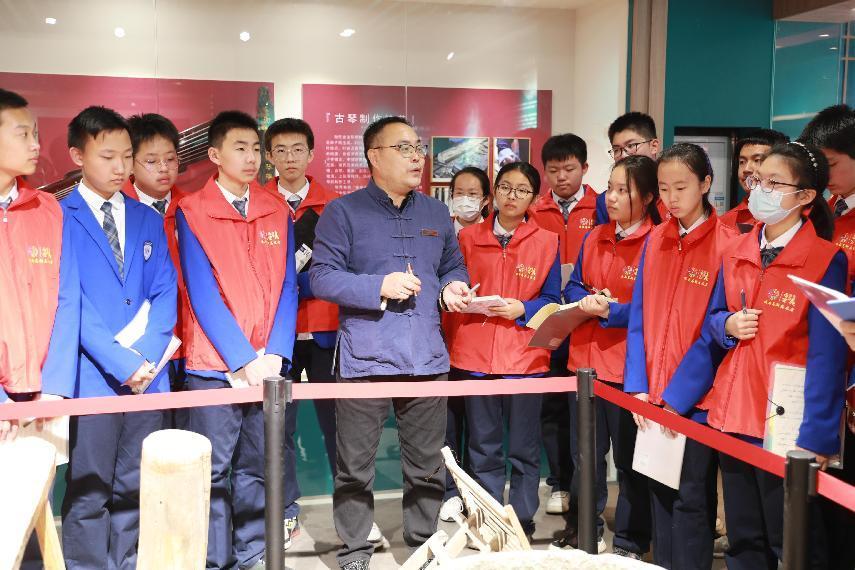 （转载）沉浸体验长见识 寓教于乐重实践 西安高新逸翠园中学50余名中学生近距离感受中华优秀传统文化