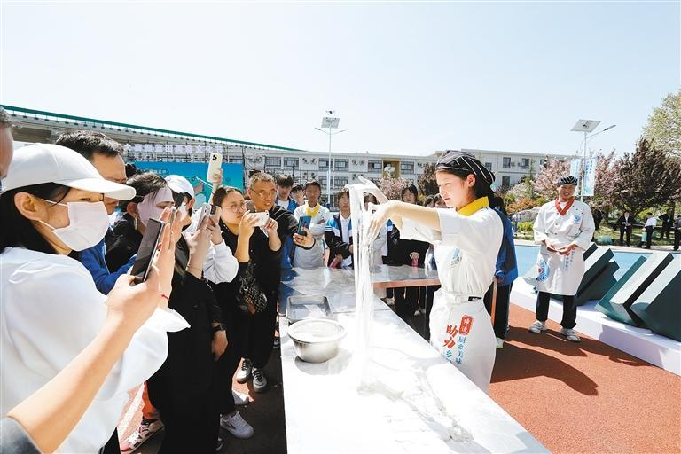 擦亮“陕菜之乡”金字招牌 陕西省烹饪大赛暨蓝田美食文化节开幕_fororder_图片5