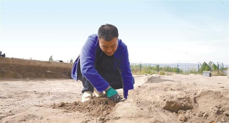 在“石头王国” 探源4000多年前的中华文明