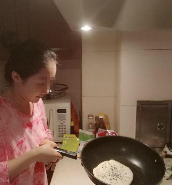 组图：曝宋小宝出轨女粉丝 女方生活照曝光_娱乐_腾讯网