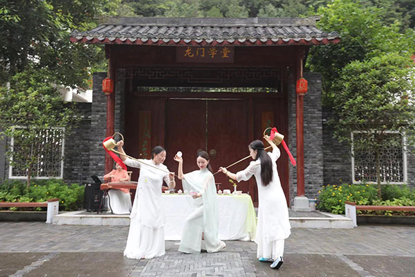 （张）达州万源：做好茶旅融合富民文章 奏响乡村振兴和美韵律_fororder_茶艺表演--摄影-马法海