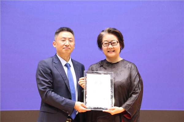 全国大学生公益直播基地落户重庆_fororder_图片2