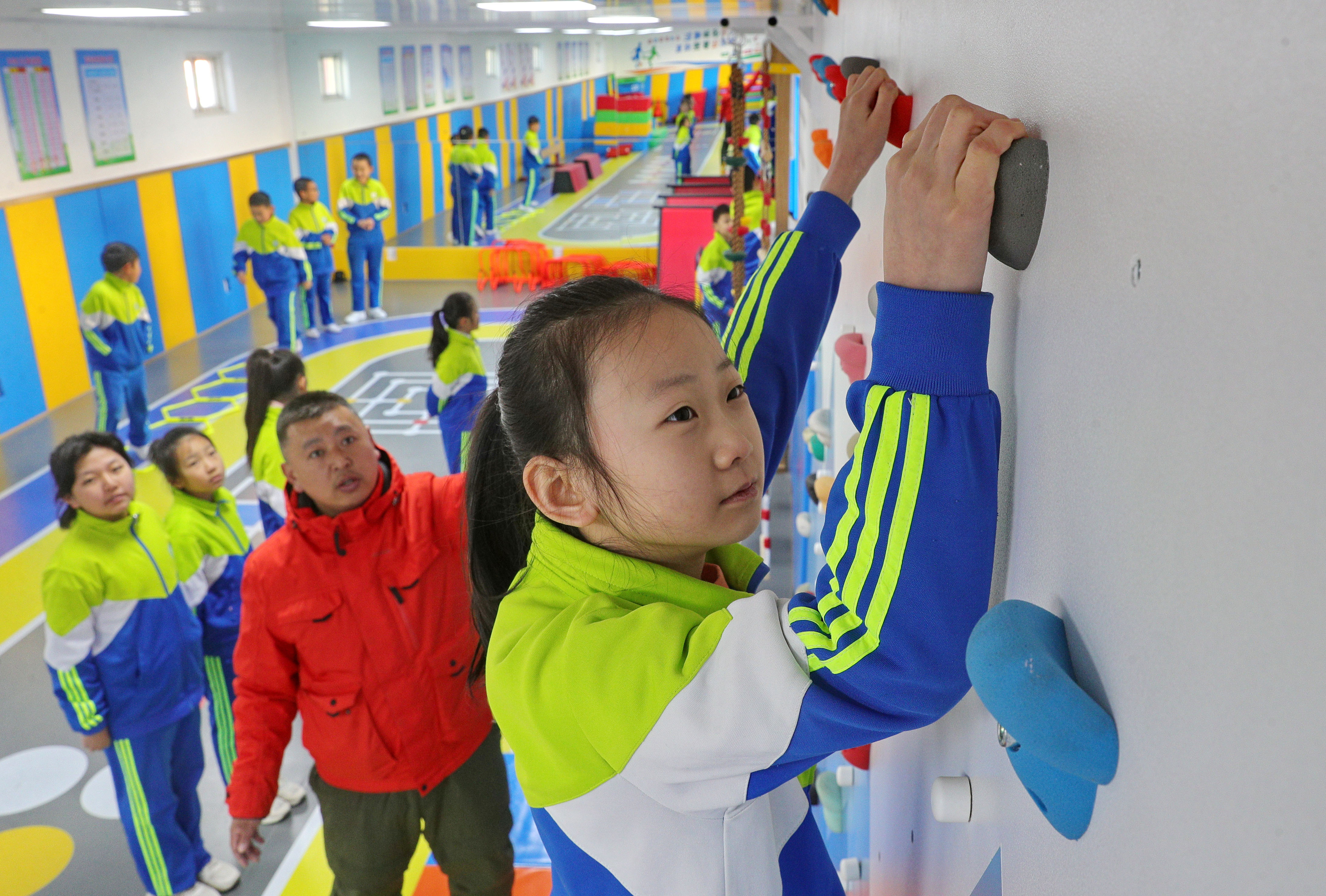 河北秦皇岛：打造校园体能训练馆 助力学生体能训练_fororder_03.JPG