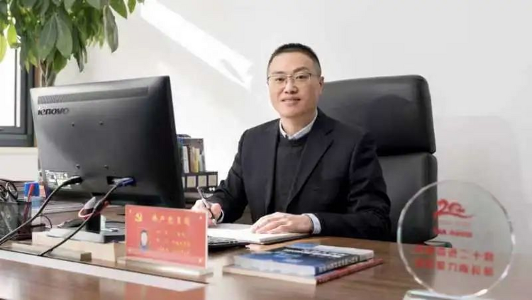 奋斗者正青春 | 从优秀到卓越 经开有群“领军人”_fororder_图片2
