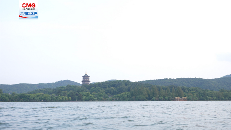 遇见大学 | 在“浙里”和机器人一起上学_fororder_1