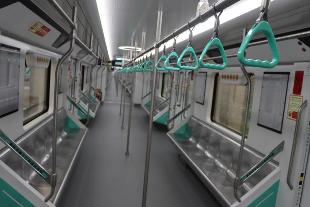 【原创】重庆轨道交通18号线首列电客车下线亮相_fororder_图片17