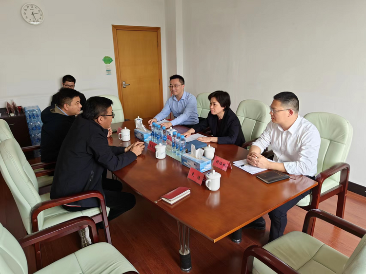奋力走好新时代革命老区振兴发展路——进出口银行江西省分行庞淑钦赴赣州市调研_fororder_图片1