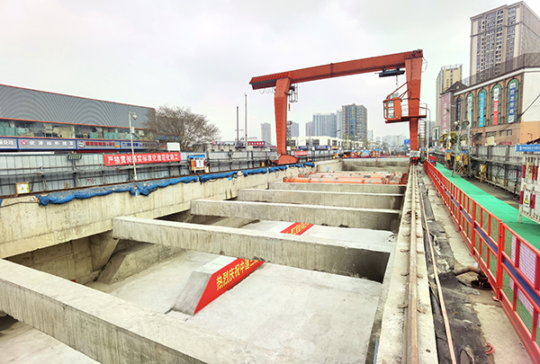 中建三局成都轨道交通27号线一期工程全线车站主体结构顺利封顶_fororder_封顶后的部分车站-供图-中建三局集团有限公司