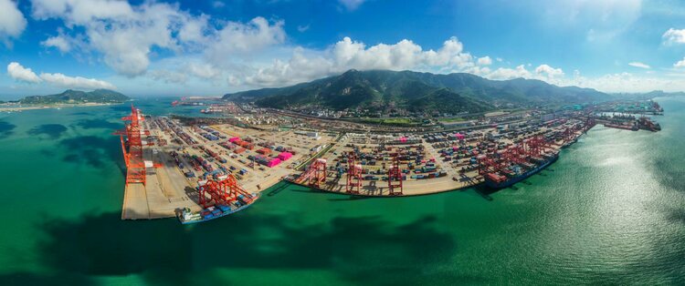 郑东集装箱中心无水港揭牌 铁海联运“快速通道”助力豫货出海