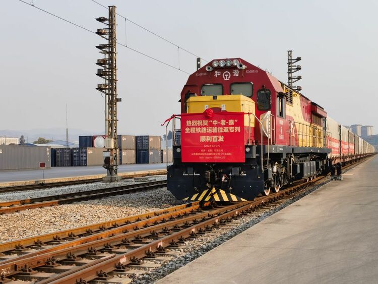 携手建设更加美好的世界——写在习近平主席提出构建人类命运共同体理念十周年之际