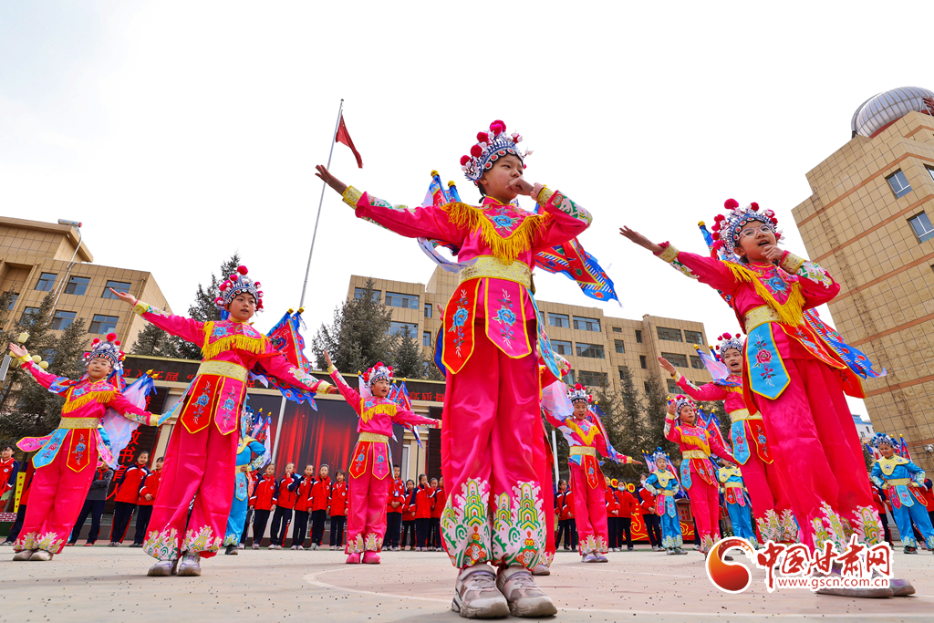 【轮播图】甘肃张掖民乐：戏曲进校园 国粹助成长_fororder_2